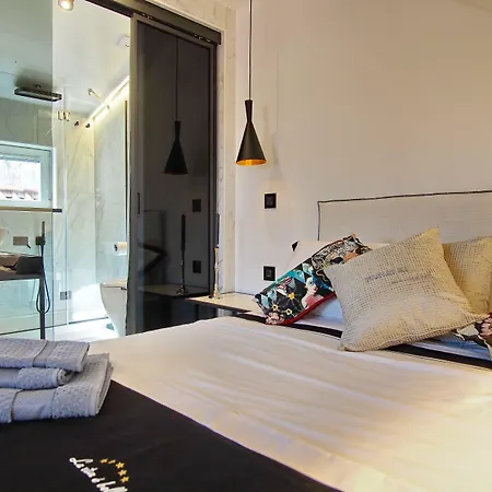 Πανσιόν La E Bella Ii