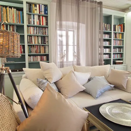 Πανσιόν La E Bella Ii 4*