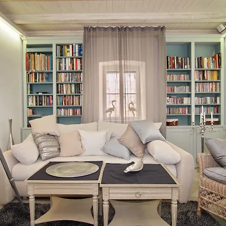 ゲストハウス La E Bella Ii