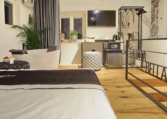 La E Bella Ii Maison d'hôtes 4*